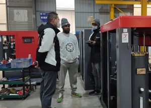 ollant customers come to visit