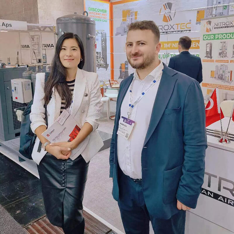 Sollant air compressor manufacturer participates in a trade show in Russia.