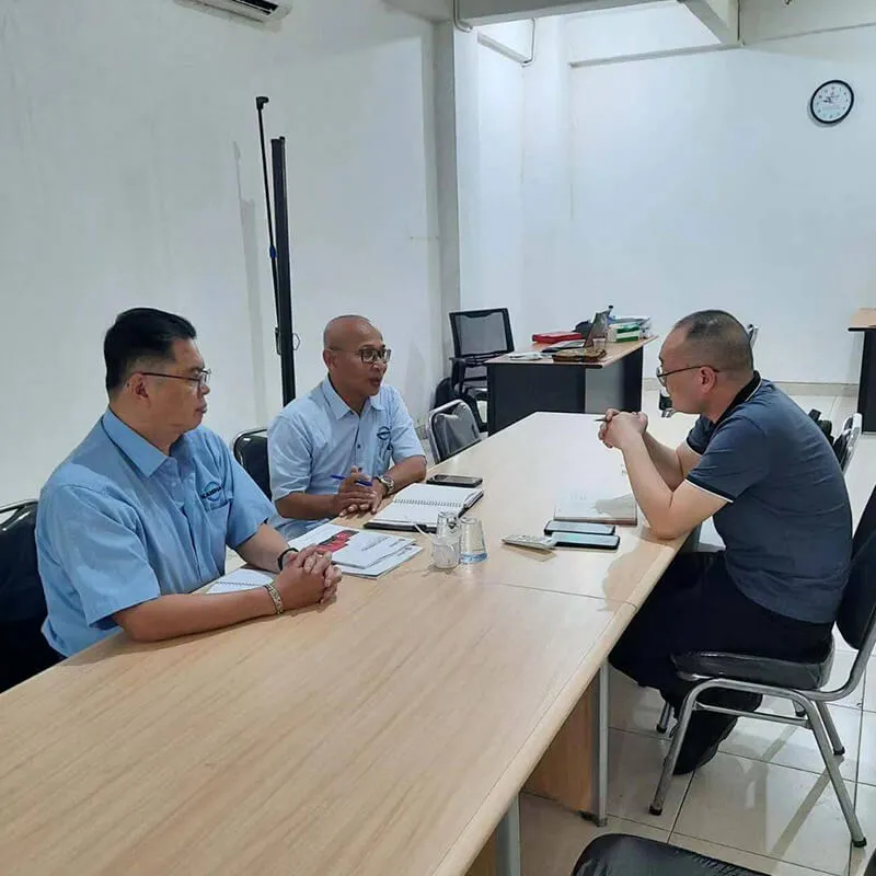 Sollant Visits Customers 2